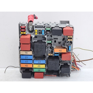Boîtier de fusibles de porte de coffre ALFA ROMEO Giulietta Series (940 _) 51867697 940 A4000 diesel 1956 (10>13) - Product Image 1