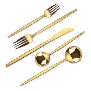 Ensemble de couverts en acier inoxydable durable finition miroir parfait pour les repas formels restaurant et occasions festives à la maison - Product Image 1