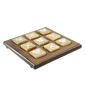 Jeu de société de stratégie en bois Tic Tac Toe avec des pièces X et O durables, idéal pour l'apprentissage, le divertissement et les soirées de jeux en famille - Product Image 1