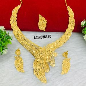 Collier court simple et à la mode avec boucles d'oreilles et bagues plaqué or 18 carats bijoux d'un gramme pour femmes - Product Image 4