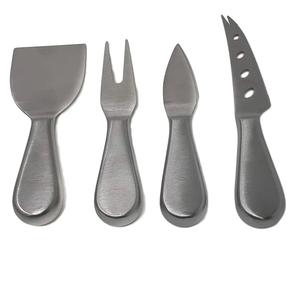 ชุดชีส4ชิ้นมีด้ามจับสแตนเลสสตีลดีไซน์โบราณจากผู้ผลิตงานฝีมือดาวอินเดีย - Product Image 6