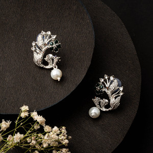 Pendientes de gota de diseño único para damas, hermosas joyas para bodas, cumpleaños y festivales a precios razonables - Product Image 1