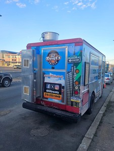 Food truck 4 sale- fully equipped ready to work - Product Image 1