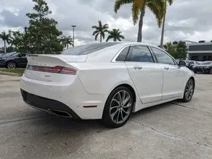 Lincoln MKZ 2020 en parfait état - Product Image 2