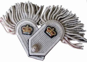 Épaulettes d'épaulette brodées à la main à la mode pour une utilisation de garde - Product Image 5