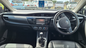 Voiture d'occasion de qualité et abordable, Toyota Corolla 1.6 Prestige 2015, conduite à droite - Product Image 2