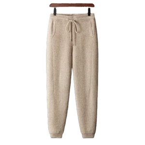 Pantalon de jogging personnalisé pour homme en toile délavée pour la course et l'entraînement - Product Image 1