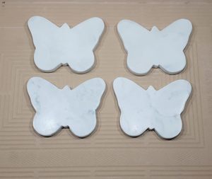 Posavasos de mármol blanco elegantes modernos de lujo inspirados en la naturaleza Diseño de mariposa Premium Esteras y almohadillas de mesa sofisticadas y elegantes - Product Image 1