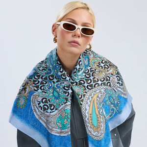 Pañuelo de Seda de Morera 100% con Estampado Floral Étnico y Paisley Vintage, Borde Enrollado a Mano, Diseño Personalizado, Pañuelo Cuadrado para la Cabeza - Product Image 3