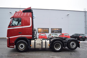 Camión Tractor Isuzu Euro 5 Usado, 6x4, 10 Llantas, Volante a la Izquierda, Precio Bajo en Venta en África - Product Image 2