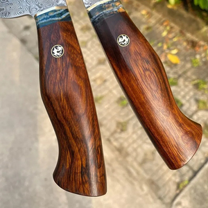 Couteaux de chef en acier damas avec manche en bois confortable personnalisé fait à la main droite style industriel écologique va au lave-vaisselle - Product Image 5