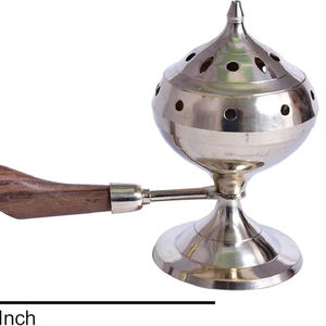 เครื่องเผาธูปทองเหลืองแบบดั้งเดิมพร้อมด้ามจับไม้ทนความร้อน - Product Image 1