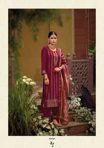 Kurti de Seda Viscosa Pura de Calidad de Exportación India con Pantalón y Dupatta con Patrón de Tejido y Trabajo Artesanal, Moda Femenina - Product Image 5