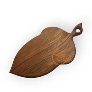 Bandeja de madera hecha a mano en forma de bellota con compartimentos dobles para aperitivos - Product Image 3