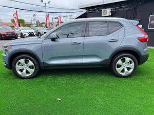 Voitures d'occasion à vendre bon marché 2021 V O L V O XC40 AWD T5 Momentum 4dr SUV Sièges en cuir de direction à gauche Caméra arrière - Product Image 4