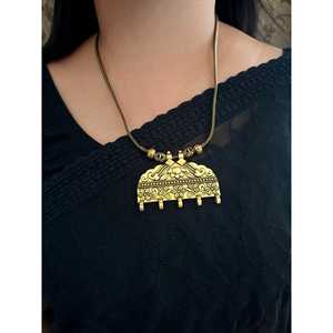 Collar con colgante étnico de Metal oxidado, gargantilla de moda en tono dorado antiguo, proveedor de joyería india tradicional al por mayor - Product Image 4