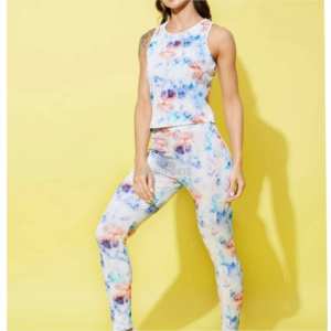 ชุดฟิตเนสแห้งเร็วสำหรับผู้หญิงชุดกีฬาปรับแต่งได้ครบชุดสำหรับผู้หญิง - Product Image 1