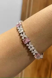 Pulsera de tenis para mujer con zafiro simulado corte esmeralda de 15 quilates, pulseras y brazaletes de moissanita chapados en oro blanco de 14 quilates - Product Image 3