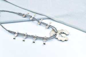 สร้อยคอดอกสควอชสีทองสไตล์เนินที่ทำด้วยมือเครื่องประดับเงินแท้พร้อมโซ่ปรับได้สำหรับผู้หญิง - Product Image 2