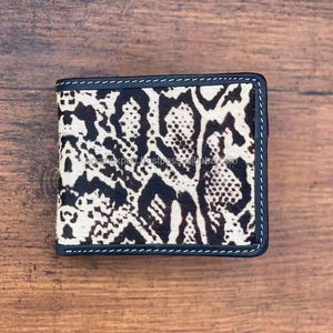 กระเป๋าสตางค์หนังวัวลายสัตว์ดีไซน์ใหม่กระเป๋าใส่บัตรขนสัตว์ลายเสือดาวของขวัญเงินสดขายดีสำหรับผู้ชาย - Product Image 3