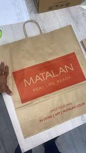 Vente en gros Sacs en papier kraft personnalisés avec poignée torsadée pour l'emballage de cadeaux à emporter avec poignée plate disponible pour - Product Image 4