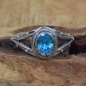 Bague en argent sterling avec topaze bleue, bijou en pierre précieuse, pierre de naissance de février, plaqué rhodium, fabrication artisanale de luxe, cadeau élégant pour femme - Product Image 6