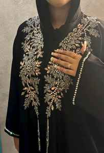 Abayas ethniques décontractées en rayonne brodées à la main pour femmes taille XXL Kimono à capuche avec boutons - Product Image 3