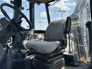 รถตักล้อยาง John Deere 310L EP ปี 2018 มือสอง สภาพดี ประสิทธิภาพเยี่ยม มีสินค้าในสต็อก คุณภาพสูง - Product Image 6