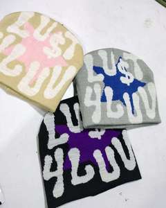 Gorro de punto clásico con material transpirable para atuendos cotidianos. - Product Image 1