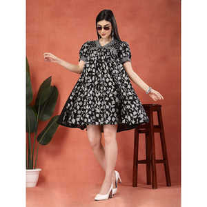 Vestido de Verano para Mujer, Cuello en V, Estampado Étnico Negro, Algodón Transpirable, Estilo Imperio - Product Image 4