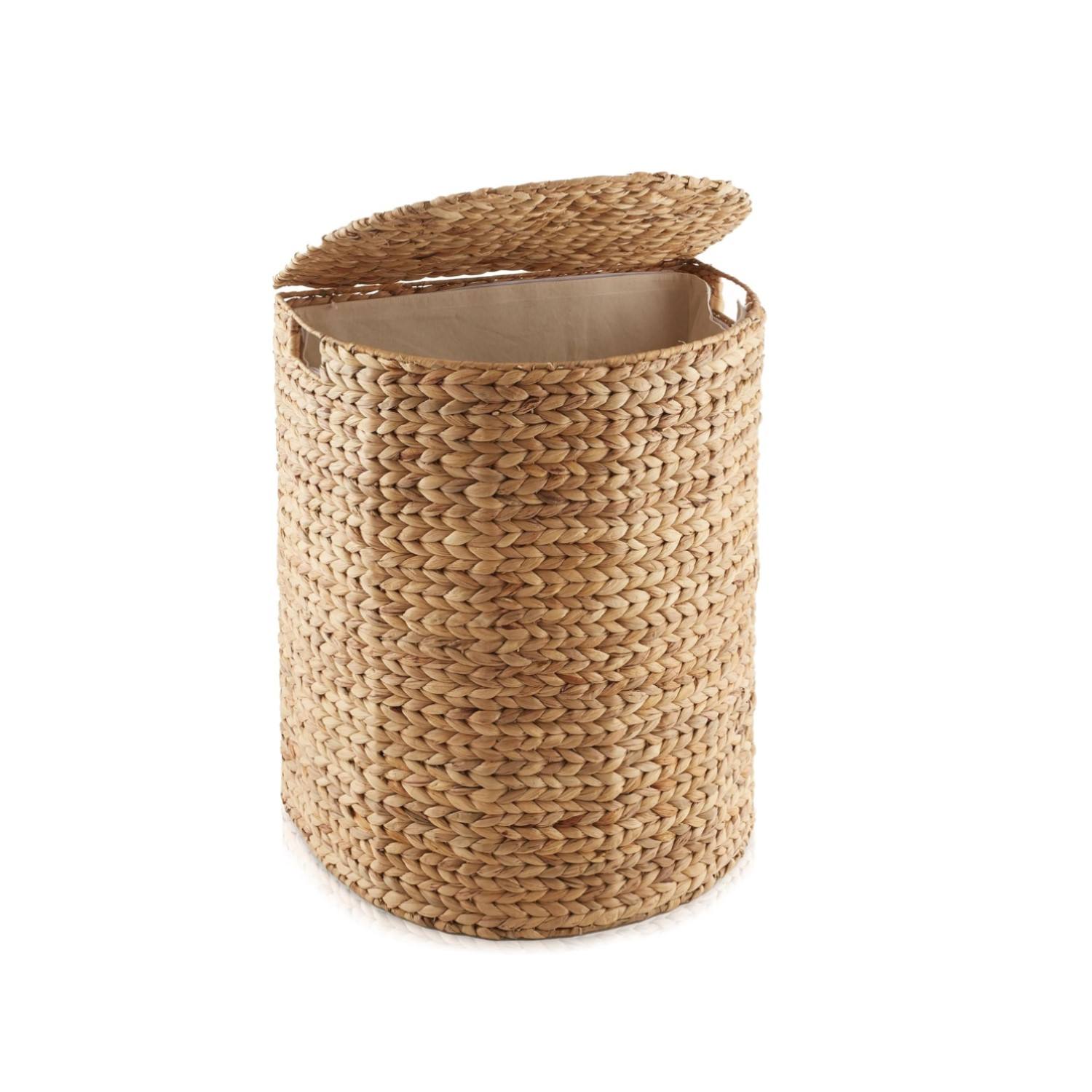 โดยธรรมชาติ