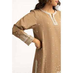 Ensemble 3 pièces Khaddar brodé en tissu lawn marron clair, style pakistanais, robe indienne semi-formelle pour l'hiver, IPSTD-55085 - Product Image 2