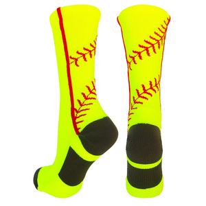 Chaussettes de sport respirantes sur mesure de conception unique les plus populaires Chaussettes de qualité supérieure à prix raisonnable Chaussettes de sublimation à vendre - Product Image 1