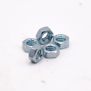 Fabricantes de Vietnam Exportaciones Galvanizado Din 934 Tuerca hexagonal Zinc plateado con 4,8 8,8 10,9 Acabado de óxido negro Varios tamaños - Product Image 6