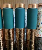 Bouteilles en cuivre martelé de qualité supérieure, finition laquée bleue |   Conception artisanale ayurvédique, isolation thermique >24h, anti-corrosion, applicable