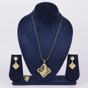 Conjunto de colgantes de latón Premium, joyería de moda para mujer para compromiso, boda o fiesta, exclusivo Chapado En Oro Laminado - Product Image 1