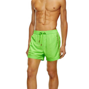 Shorts de bain pour hommes style streetwear en Spandex/Polyester, taille élastique, logo personnalisé, couleur unie, coupe élégante, fentes latérales, respirant - Product Image 1