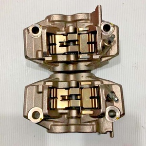 Étriers de frein avant avec plaquettes pour moto Yamaha R1 15-19 - Product Image 2