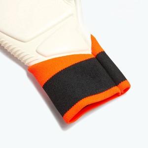 Los guantes gaélicos están hechos de látex alemán de la más alta calidad para un mejor agarre incluso en las condiciones más húmedas - Product Image 6