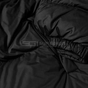 Streetwear personnalisé léger pour hommes veste bouffante en toile matelassée logo avant en nylon uni pour l'hiver - Product Image 3