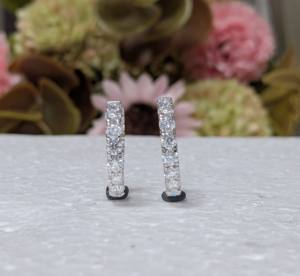Boucles d'oreilles créoles en or blanc massif 10 carats avec diamant de laboratoire rond de 1,60 carat, cadeau d'anniversaire pour femme, bijoux en or blanc - Product Image 1