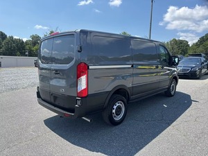 Furgoneta de Carga Ford Transit T-250 2025 Usada en Buen Estado, Certificada y Limpia, Techo Bajo de 148 Pulgadas, 9070 GVWR, Tracción Trasera - Product Image 3
