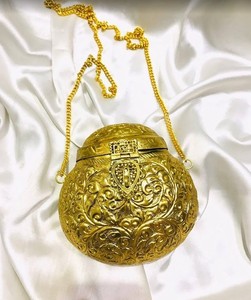 Sac en métal artisanal de qualité supérieure pour femmes, pour les mariages, les soirées, avec des pierres, pochette de créateur en provenance d'Inde - Product Image 1