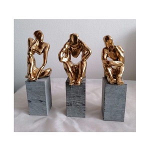 Escultura moderna de aluminio fundido que expresa movimiento fluido, forma equilibrada y el espíritu de la innovación artística. - Product Image 5