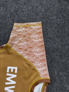 Protège-éruption mma personnalisé impression par sublimation protection ultavoilet 240gsm compression grapping bjj protège-éruption fabriqué au Pakistan - Product Image 2