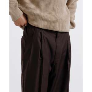 กางเกงพลีทเอวสูงทรงเข้ารูป ผ้าฝ้ายน้ำหนักเบา ตกแต่งสไตล์วินเทจ ซิป ขอบเอวยางยืด ไซส์ XL ตะเข็บเย็บสีเดียวกัน - Product Image 4