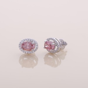 Boucles d'oreilles clous en or rose jaune et blanc 9K avec halo de diamants roses ovales de 1,68 carat - Product Image 3