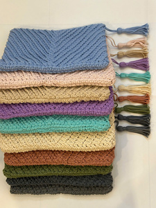 Bolsos de mujer hechos a mano Personalizables: diseño resistente tejido a mano y vibrante de Vietnam para regalar o llevar elementos esenciales - Product Image 6