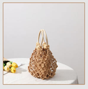 Sac en filet en macramé fait à la main avec poignée en bois, pochette à cordon, sac de plage bohème, accessoire de mode écologique pour femmes, usage décontracté - Product Image 4