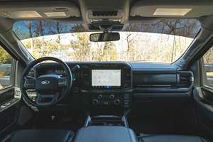 Ford F-250 Super Duty Lariat 4x4 2023, Gasolina, Bajo Kilometraje - Product Image 3